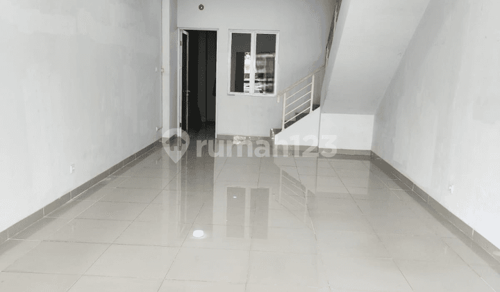 Ruko Pisa Grande 3 Lantai Hadap Jalan Utama di Gading Serpong Tangerang