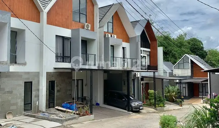Rumah 4 Kamar Tidur Brand New Siap Huni Lokasi Jalan Raya Sawangn