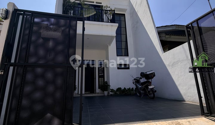 Rumah 4 Kamar Tidur Dalam Perumahan Megapolitas Cinere