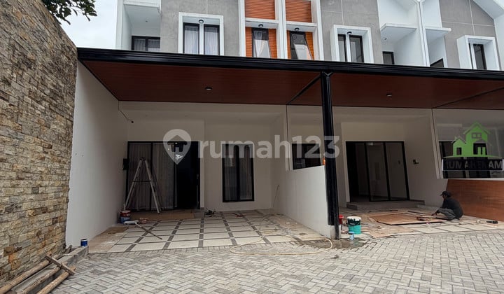 Rumah 3 Kamar Tidur Siap Huni Dekat Gerbang Tol Desari dan Cinere