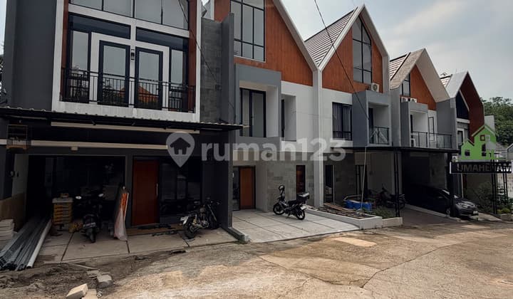 Rumah 4 Kamar Tidur Brand New Siap Huni Dekat Tol Desari