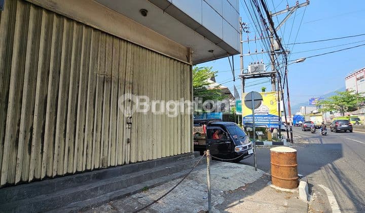 RUKO STRATEGIS, 3 LANTAI, SIAP PAKAI, SEBELAH PASAR DI UNGARAN