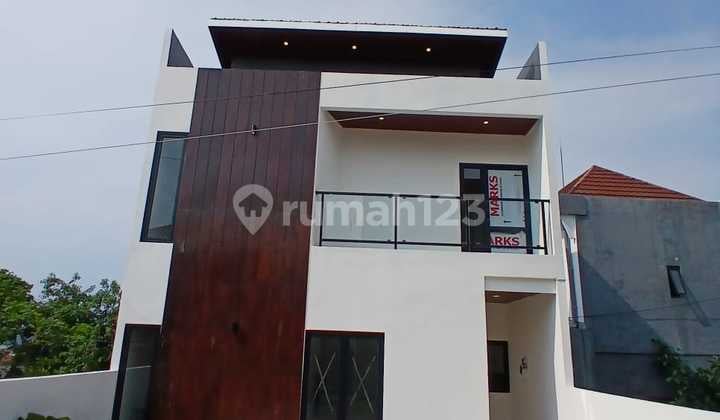 Rumah 2 Lantai Modern Baru di Kedungmundu Semarang Timur