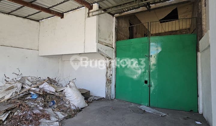 TANAH + BANGUNAN SRATEGIS TENGAH KOTA SEBELAH INDOMARET DI RADEN PATAH