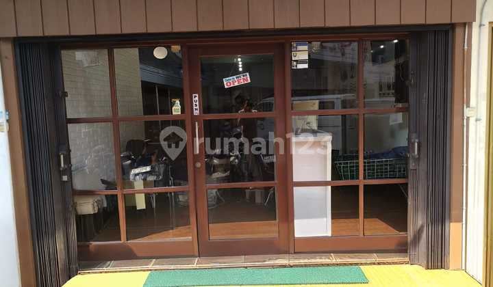 Ruko 2 Lantai Cocok untuk Investasi atau untuk Mengembangkan Bisnis di Banyumanik Semarang Sudah Ramai Penjual