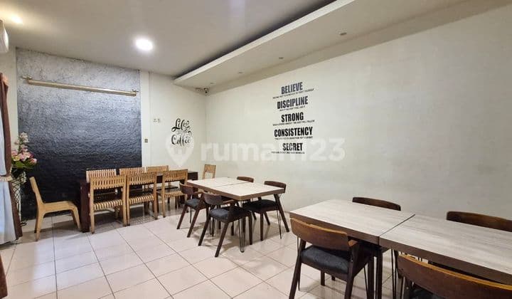 Gedung Pinggir Jalan Raya Utama bisa untuk Kantor Kafe Usaha Katering
