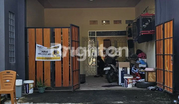 RENT A STRATEGIC HOUSE BY THE ROAD IN GUNUNG PATI - SEMARANG