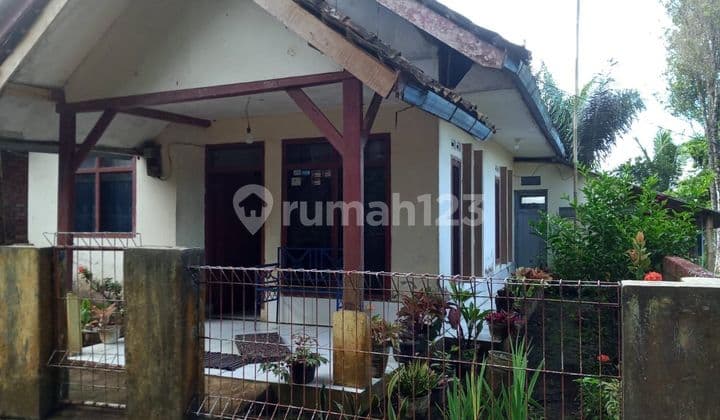 Dijual Rumah 1 Lantai Luas 210 M². 2 Kamar Tidur Dekat Tempat Wisata Di Leuwisari Singaparna Tasikmalaya
