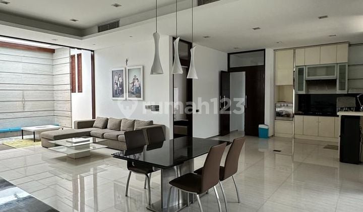 Disewakan Rumah 2 Lantai Siap Huni Full Furnished 3 + 1 Kamar Tidur Luas 510 M2 Bisa Dijadikan Rumah Dinas Hanya 4 Menit Menuju Gedung Sate, Tirtayasa, Bandung Wetan