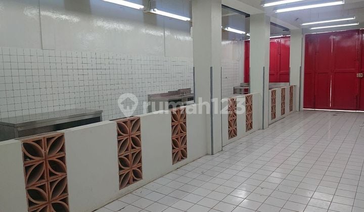 Disewakan Ruko 2 Lantai Luas 252 M² Shm Furnished Siap Pakai Parkiran Luas Area Komersil Cocok Dijadikan Cafe Atau Resto, Antapani Bandung