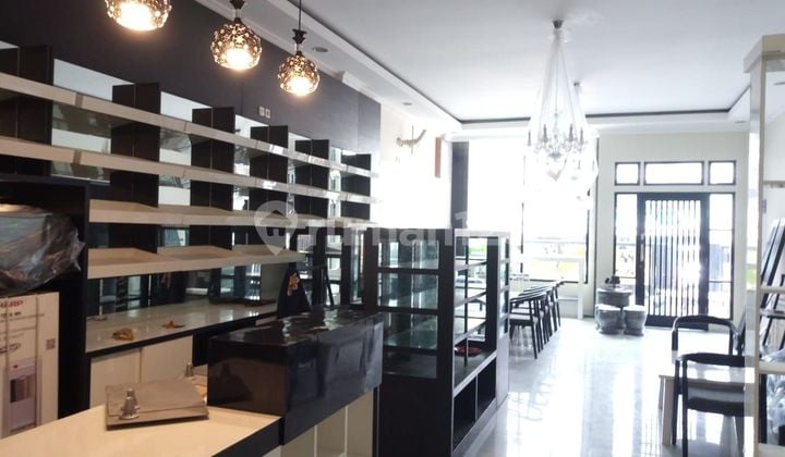 Dijual Ruko Mewah Shm 3 Lantai Luas 208 M² Siap Pakai Cocok Dijadikan Kantor Atau Tempat Usaha Cafe/ Klinik. Parkiran Luas Di Buah Batu Bandung