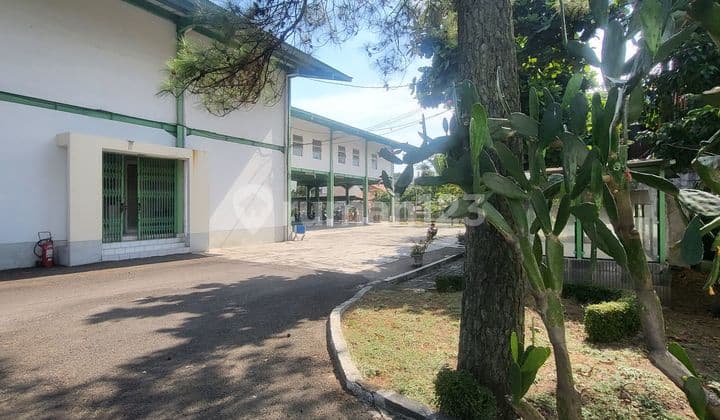 Disewakan Gudang Bagus Siap Pakai Luas 960 M² Akses Container 40 Feet Keamanan 24 Jam Lahan Parkir Luas Bebas Banjir. Keamanan 24 Jam. Di Ujung Berung Gedebage, Kota Bandung Timur