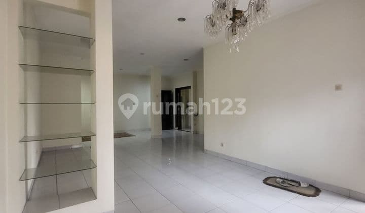 Dijual Rumah 3 Lantai Shm Luas 200 M², 4 + 1 Kamar Tidur Bisa Dijadikan Workshop, Klinik, Salon Dan Usaha Lainnya, Antapani Bandung