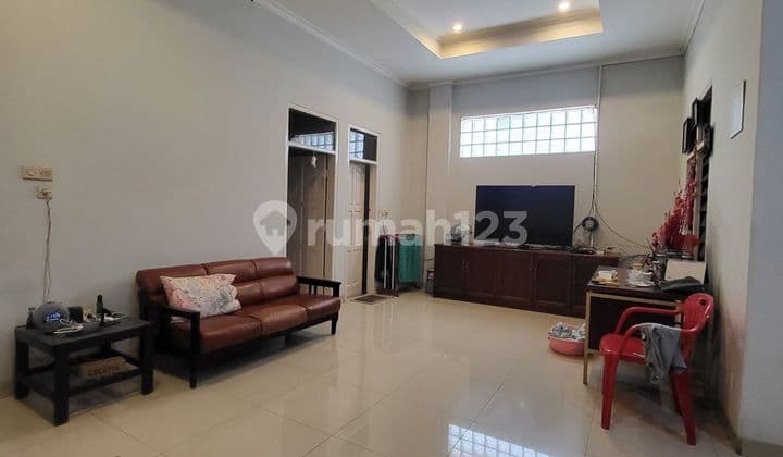 Dijual Rumah 2 Lantai Shm Bagus Luas 400 M² Bonus Kostan Aktif Dengan 12 Kamar. Siap Huni Hanya 10 Menit Menuju Pintu Tol Kopo. Kopo Bojongloa Kidul Kota Bandung