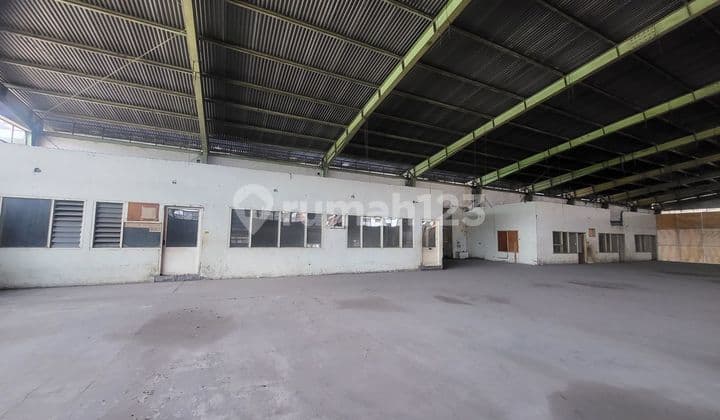 Disewakan Gudang Dan Kantor Bagus SHM Luas 2000 m² Akses Container 40 Feet Lahan Parkir Sangat Luas Keamanan 24 Jam Free Biaya Keamanan Eks Pabrik Textile Di A. Yani, Cicaheum Bandung Timur