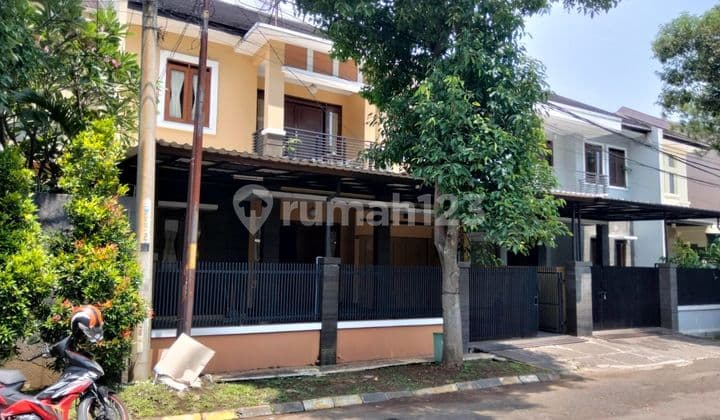 Dijual Rumah 2 Lantai Shm Bagus Full Furnished Siap Huni, 4+ 1 Kamar Tidur Hanya 7 Menit Menuju Tol Buah Batu, Batununggal Bandung Barat