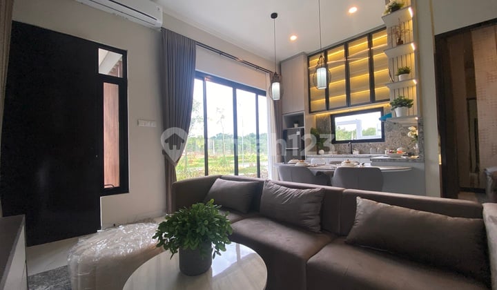 Luxurious Comfortable 2-Story 5BR 3BR House in Balikpapan Brand New