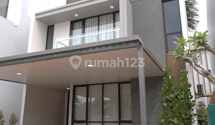 For Sale Rumah 5KT Plus 2 Carport di Kota Wisata, Dekat LRT & Tol