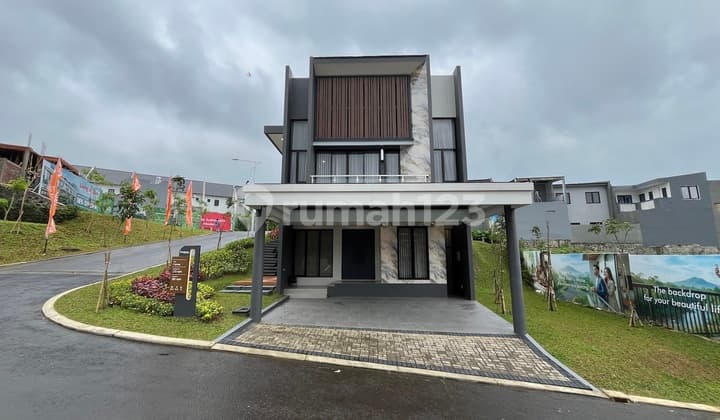 Premium Luxury 2-Storey Residence, Area 136/163 M2, For Sale In Brand New Condition