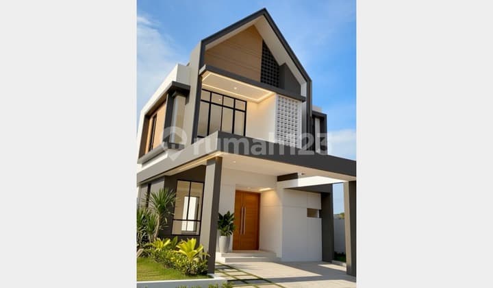 2-Storey House with 5 Bedrooms for Sale in Batam, Unit Area 144 M2
