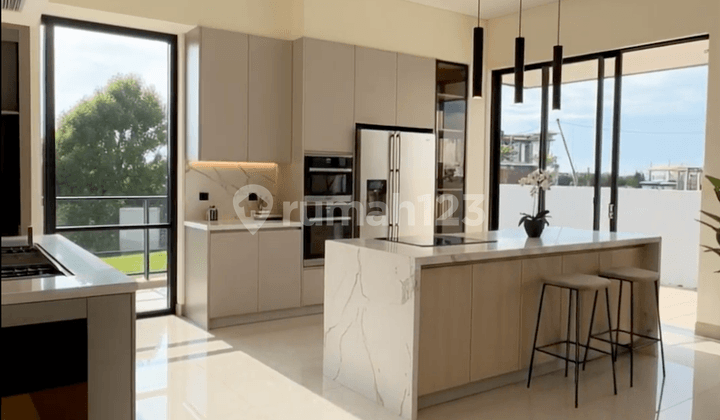 For Sale Luxury House 5BR in Batam for Investment