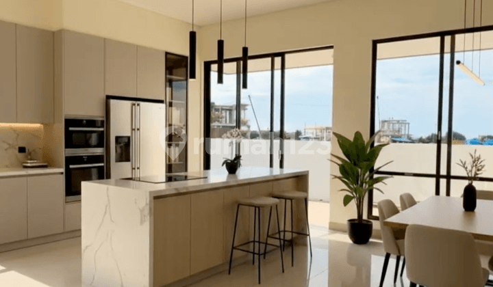 Modern Comfortable 2-Story Residence for Sale, Brand New Condition with Mall Within the Area.