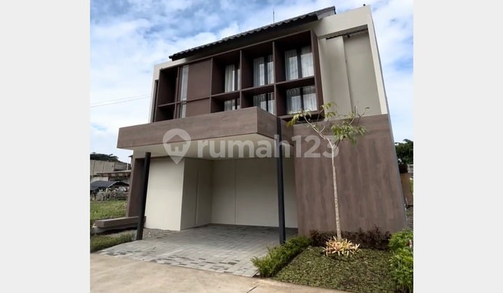 Rumah Baru 2 Lantai 4Kt Luas Elit di Bandung Dekat Kawasan Bisnis dan Stasiun