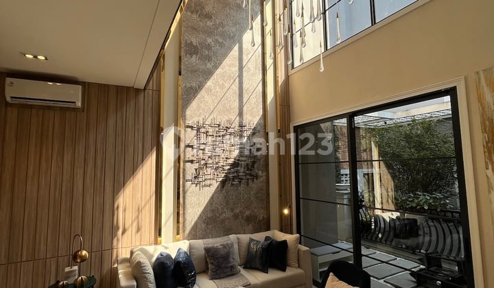 Rumah 3 Lantai Luas Premium dengan Lokasi Strategis Dekat Rs dan Sekolah