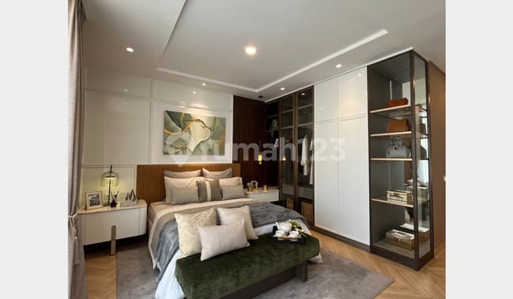 Rumah Berkelas di Dalam Perumahan Baru Dilengkapi 3 Lantai dan 5 Kt