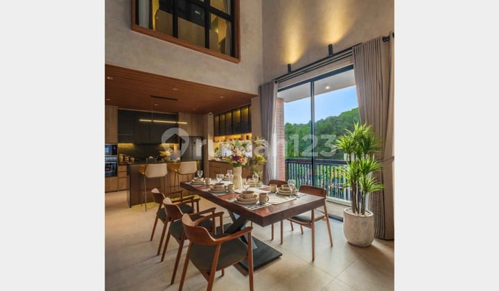 For Sale Rumah Mewah Kondisi Baru di Lebak Bulus Dekat Area Perkantoran