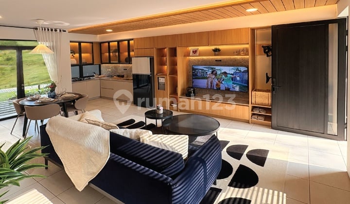 Siap Huni Rumah Mewah Asri 2 Lantai 2 Kamar di Kawasan Strategis Kbp Bandung