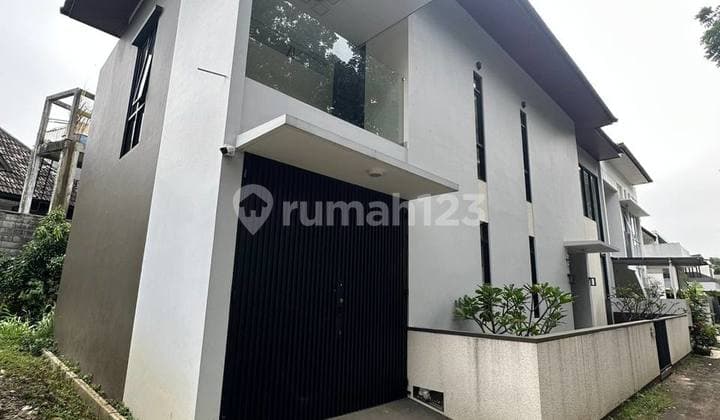 Jarang Ada Rumah Baru Bangun Harga Bombastis Di Istana Regency 1