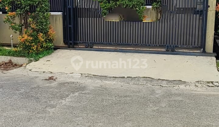 Rumah Hook Mainroad Blok di Taman Kopo Indah 2
