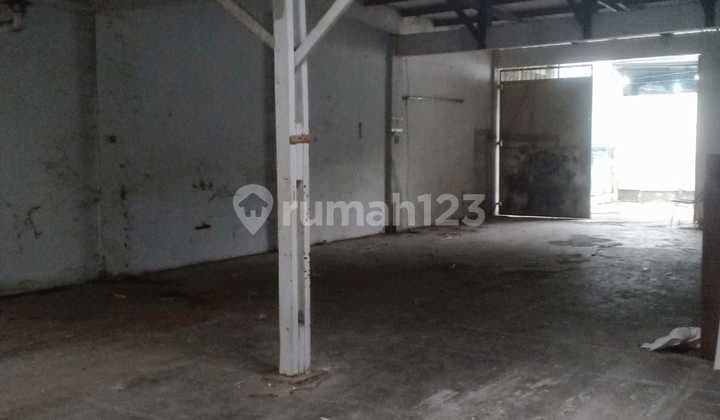 For rent. warehouse. ready to occupy. in brujul.
