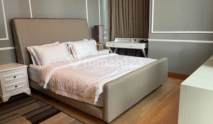 Dijual, Apartemen 2 Kamar Tidur Impian Lengkap Furnish di Residence 8 Senopati, SCBD Jakarta Selatan, Siap Huni.
**English Translation:**
For Sale, Dream 2-Bedroom Fully Furnished Apartment at Residence 8 Senopati, SCBD South Jakarta, Move-In Ready.