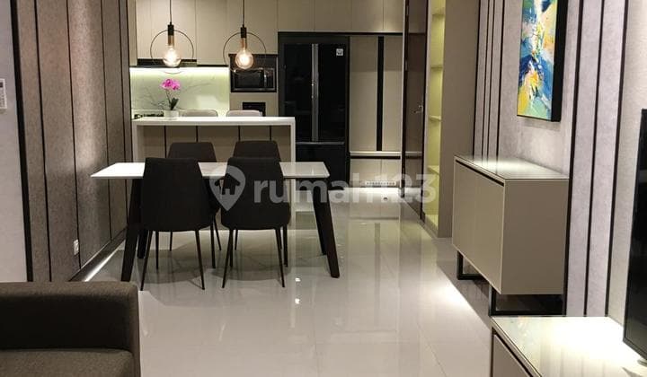Untuk Disewa: Apartemen 3 Kamar Tidur Bergaya (120 m²) di Casa Grande Residence Phase II – Berperabotan Lengkap & Akses Langsung ke Kota Kasablanka Mall.
(Note: The translation provided is in Indonesian, as requested. If you meant to translate from Indonesian to English, here's the correct version in English:)
For Rent: Stylish 3-Bedroom Apartment (120 sqm) at Casa Grande Residence Phase II – Fully Furnished & Direct Access to Kota Kasablanka Mall.