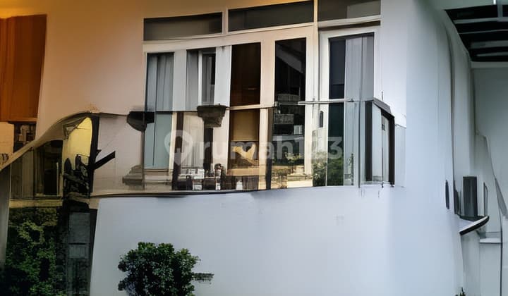 Kesempatan Langka: Rumah Kebayoran Baru Harga di Bawah Pasar!