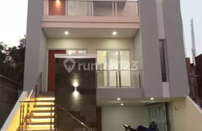 Rumah Mewah Strategis di Krukut Hills Depok - Aset Lelang Negara Dijual Dibawah Harga Pasar!