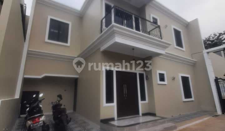 Minimalist House in the Center of Depok City