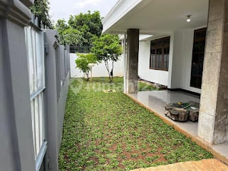 DIJUAL RUMAH (baru selesai renovasi)(hook) area Gandaria - Jakarta Selatan