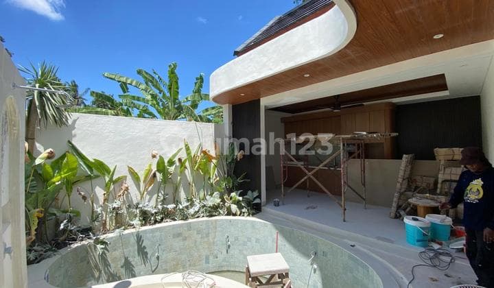 Di Jual Villa Baru Modern Tropis di Tanah Lot Bali