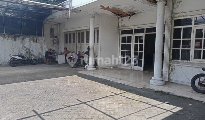 Rumah Hitung Tanah Di Menteng Harga Murah