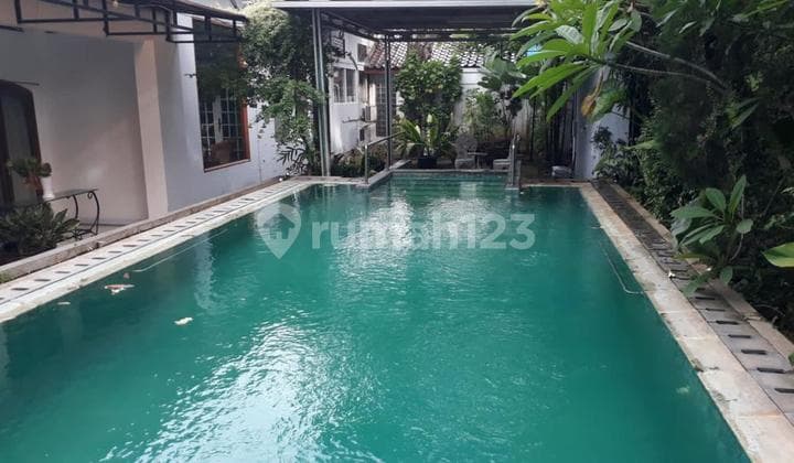 Dijual Rumah Hook Selatan Dan Timur Di Menteng