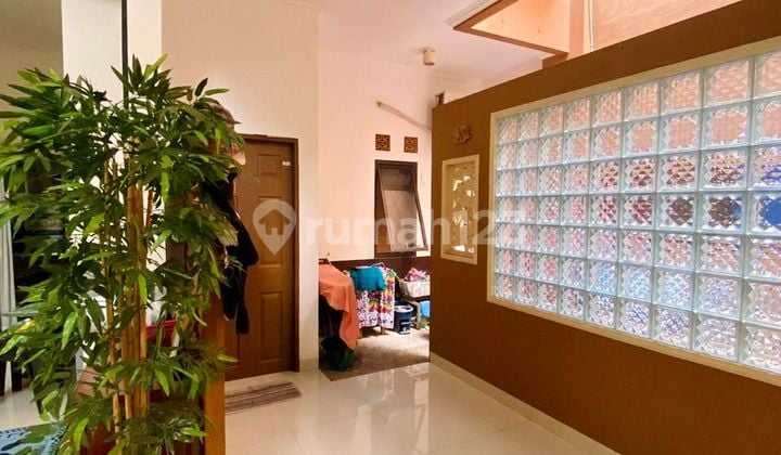 Rumah 2 Lantai Siap Huni Dekat Halte Busway