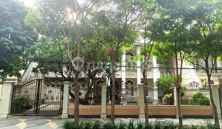 Dijual Rumah Mewah Furnished Dharmahusada Indah Surabaya Timur