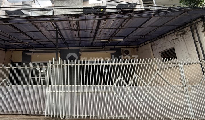 Terraced House for Rent in Kelapa Gading Terraced House for Rent in Kelapa Gading