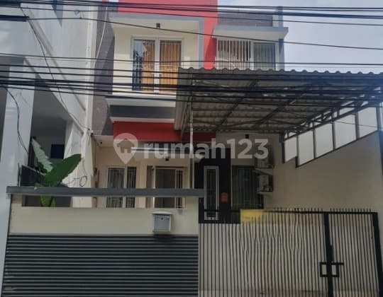 DIJUAL RUMAH SUDAH RENOVASI DI KOMPLEK FAVORITE KELAPA GADING