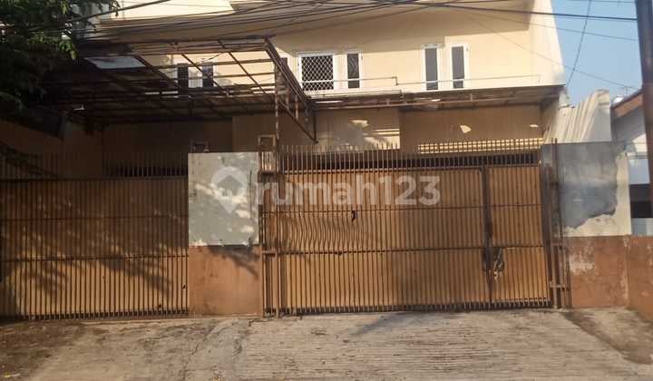 FOR SALE SPACIOUS HOUSE IN KELAPA SAWIT MAIN ROAD