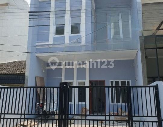 Rumah Cantik Di Janur Kuning