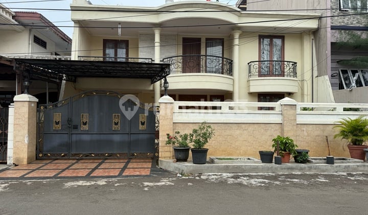 Dijual Rumah Luas Siap Huni di Komplek Favorite Kelapa Gading. Jakarta Utara